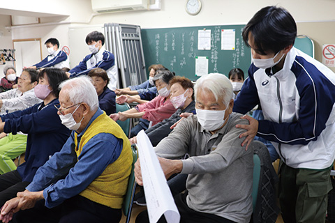 地域の老人会や老人ホーム・福祉施設で介護予防教室を開催！