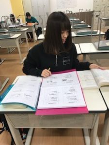 視能訓練士学科1年制　GW明けも頑張っています！