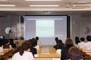 作業療法士学科　学生会による入学を祝う会②♪