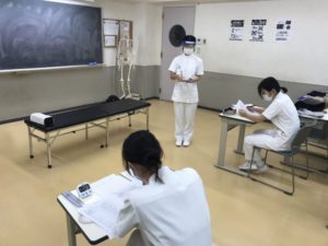 理学療法士学科　３年生の模擬実技試験