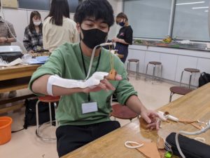 作業療法士学科　作業療法技術論でスプリントを作りました！