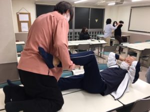 作業療法士学科　実技練習を行いました！