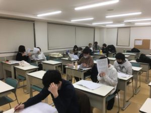 理学療法士学科　春休みに補習を実施しました！