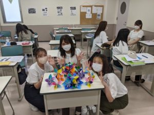 作業療法士学科　「基礎作業学実習」くす玉づくり(^^♪