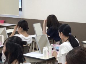 医療総合学科　　『美容マナー講座(^^♪③』