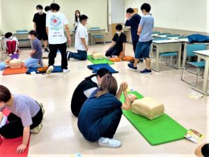 作業療法士学科　　『授業風景～医学総論：救急救命篇☆～』