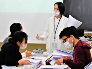 言語聴覚士学科　『グループワークで協力しながら勉強してます！』