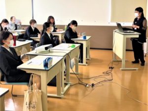 医療総合学科　　『特別講義～子宮頸がん、HPVウイルスについて～』