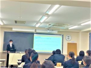 視能訓練士学科３年制　　『２年生　臨地実習報告会を行いました！』