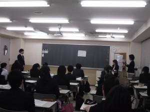 言語聴覚士学科　2年生　「マナー・メイク研修」を行いました！