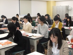 視能訓練士学科１年制　後期の授業が始まりました！