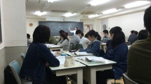 理学療法士学科　夜間部１年生の授業の様子を紹介します！