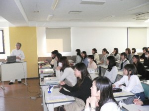 視能訓練士学科１年制　始動しています！