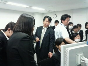 ②