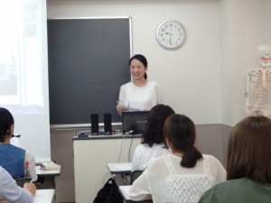 作業療法士学科　卒業生による授業の様子を紹介します！