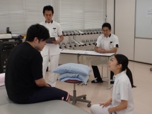 理学療法士学科　実習前に実技試験を行いました！