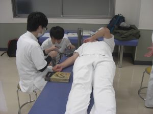 理学療法士学科　自主練習の様子を公開！