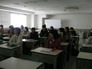 視能訓練士学科１年制　ゴールドマン視野計のメンテナンスについて勉強！　