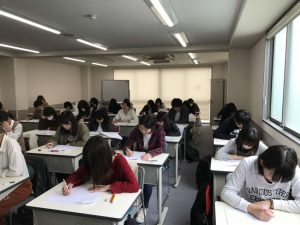 視能訓練士学科３年制　国家試験対策は１年生から！