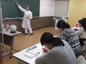 視能訓練士学科１年制　授業が始まり、１週間が経ちました！