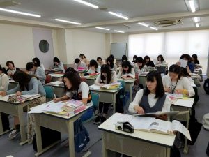 視能訓練士学科３年制　国家試験合格に向けて頑張っています！