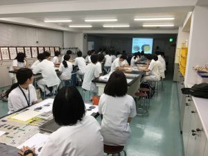 作業療法士学科　「鶏肉解剖実習」の講義を受けました！