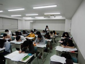 言語聴覚士学科 2年生が国家試験の願書を記入しました ブログ 大阪医療福祉専門学校