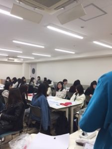 写真　２学生