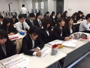 視能訓練士学科３年制　眼科機器メーカー「株式会社ニデック」を見学！